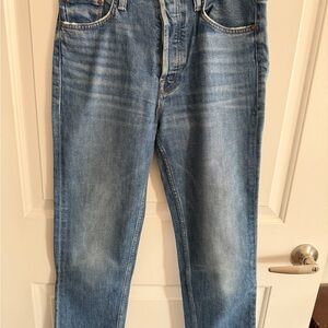 MOTHER Medium Wash Ankle Crop THE TOMCAT Jeans
Running with scissors